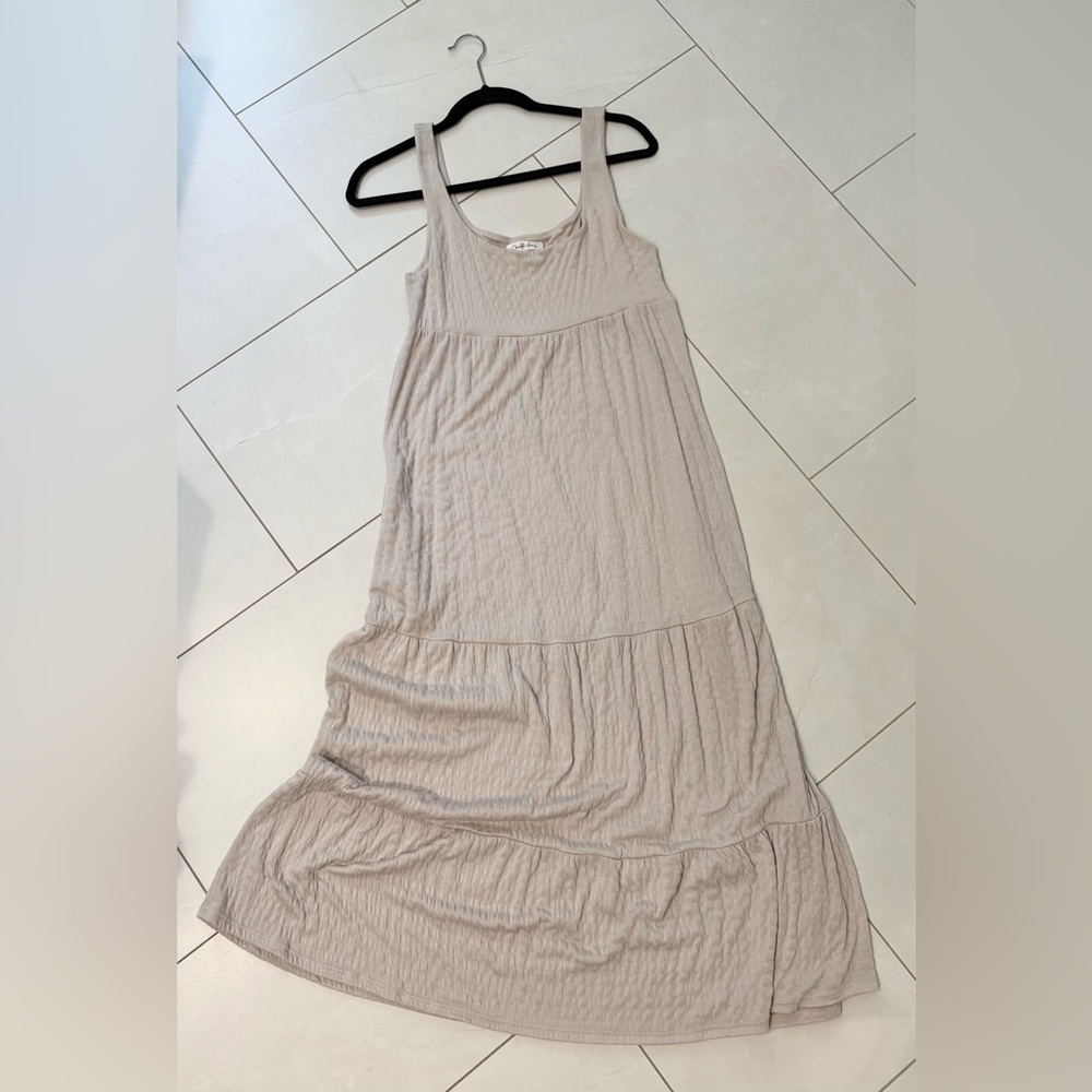 Elegant Beige Sleeveless Maxi Dress